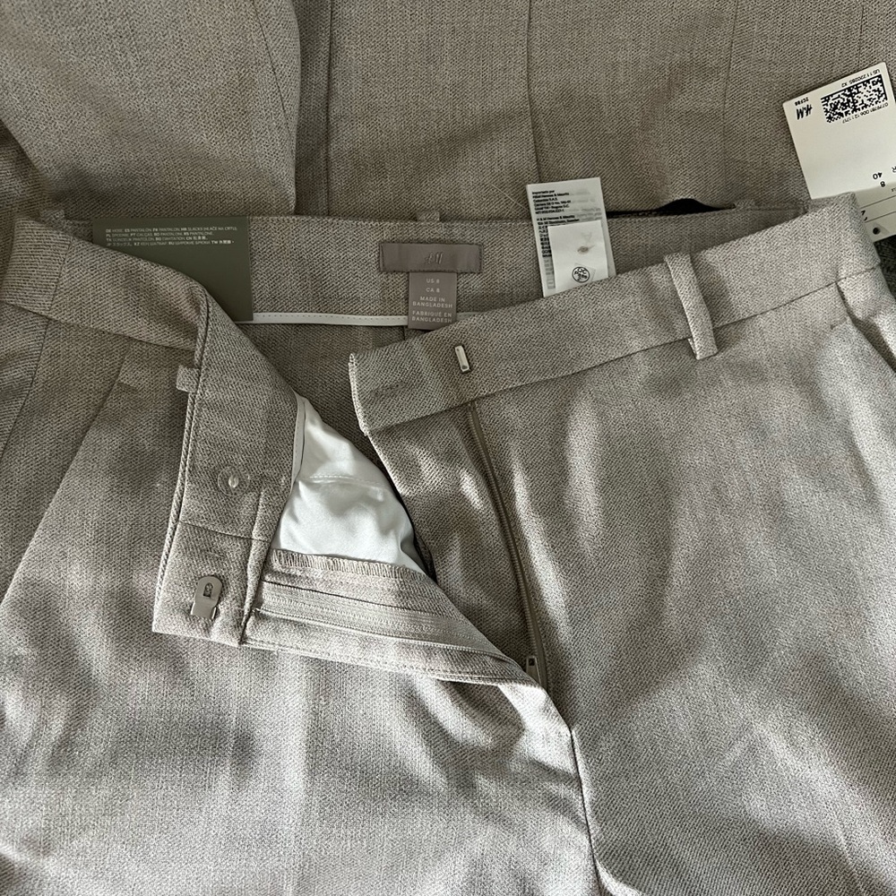 Women’s H&M Light Gray Blazer & Pant Suit - Picture 4 of 8